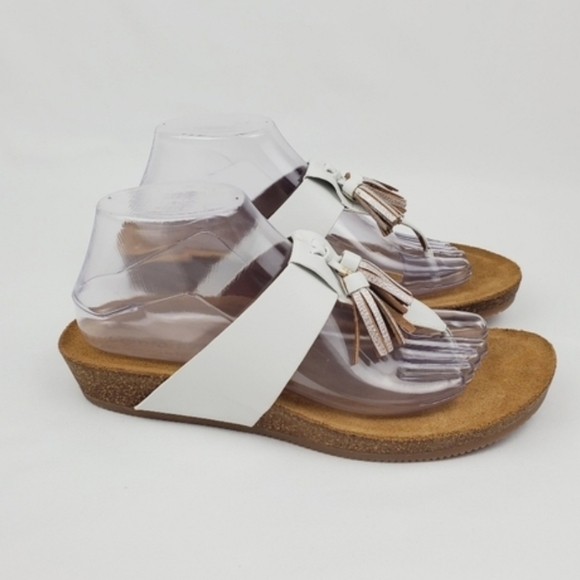 Comfortiva white leather with pillow top Sandals - Picture 3 of 7